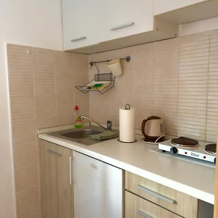 Veronica Rooms, Daire