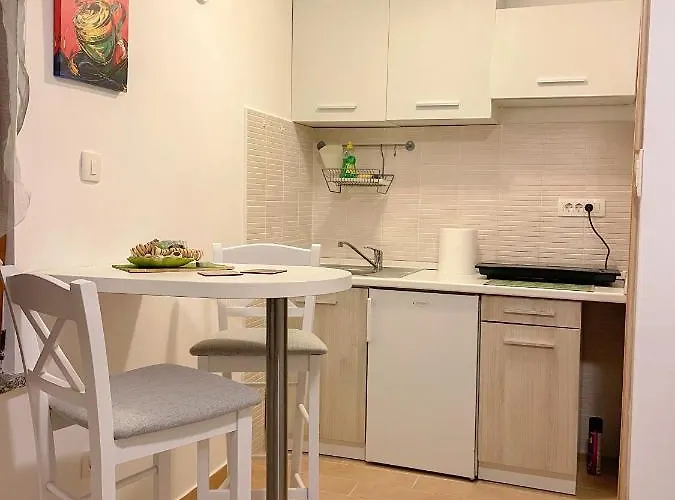 Veronica Rooms, 公寓