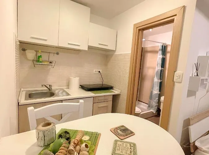 Daire Veronica Rooms, *