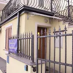 Veronica Rooms, Apartman